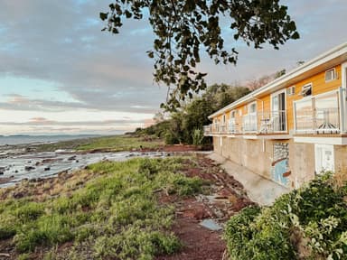 La Plage Motel