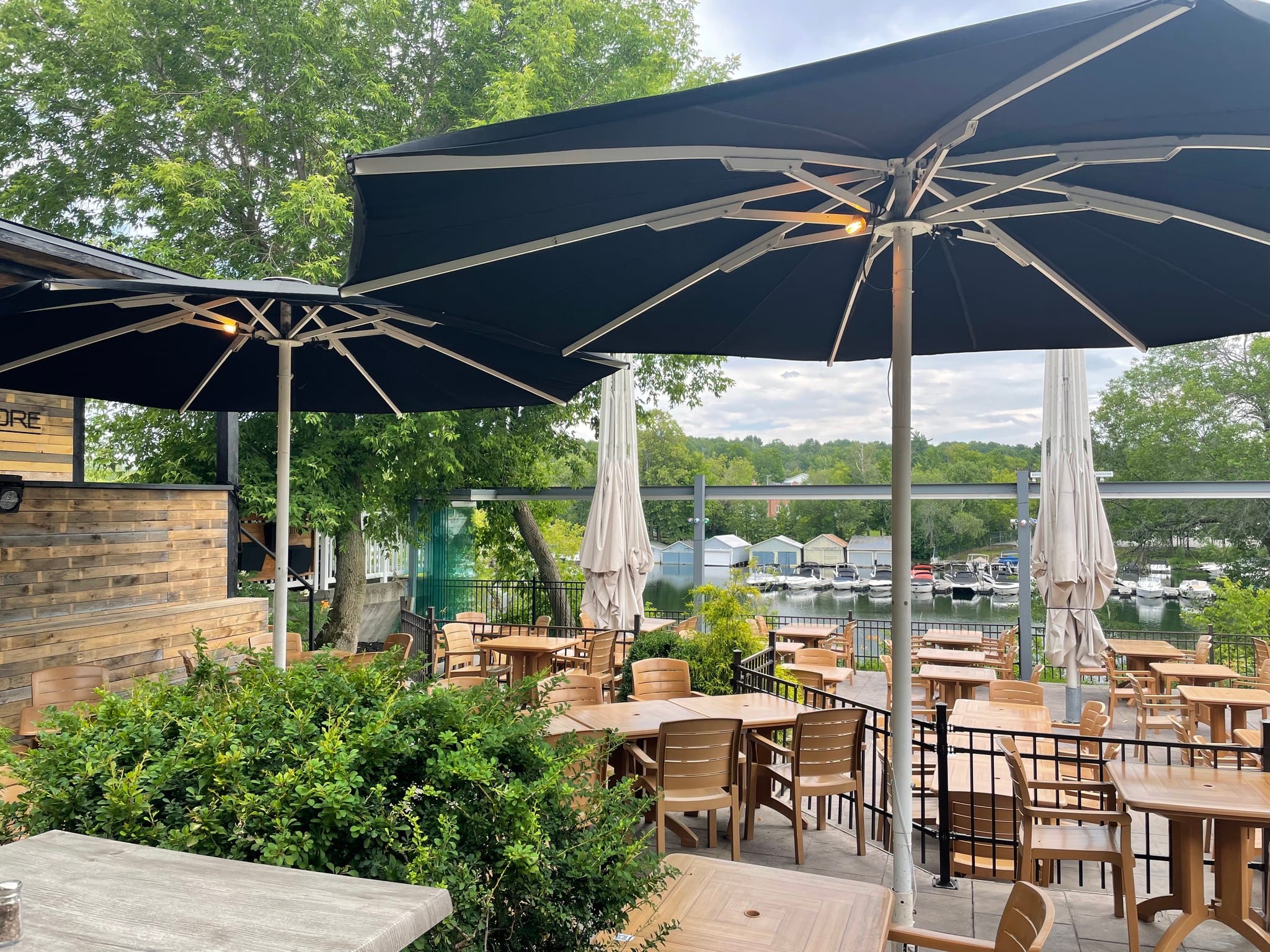 Liquor Store Resto Club