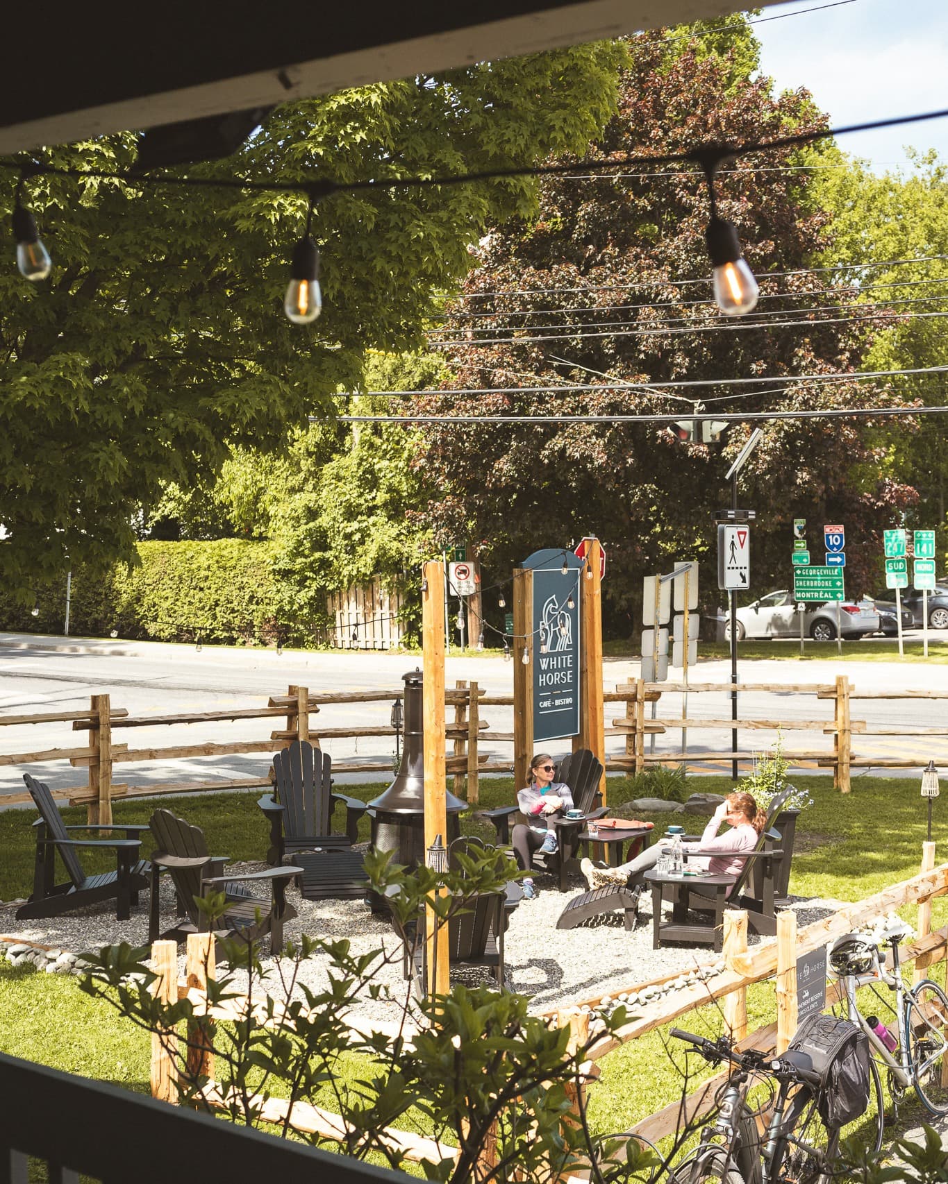 White Horse Café Bistro