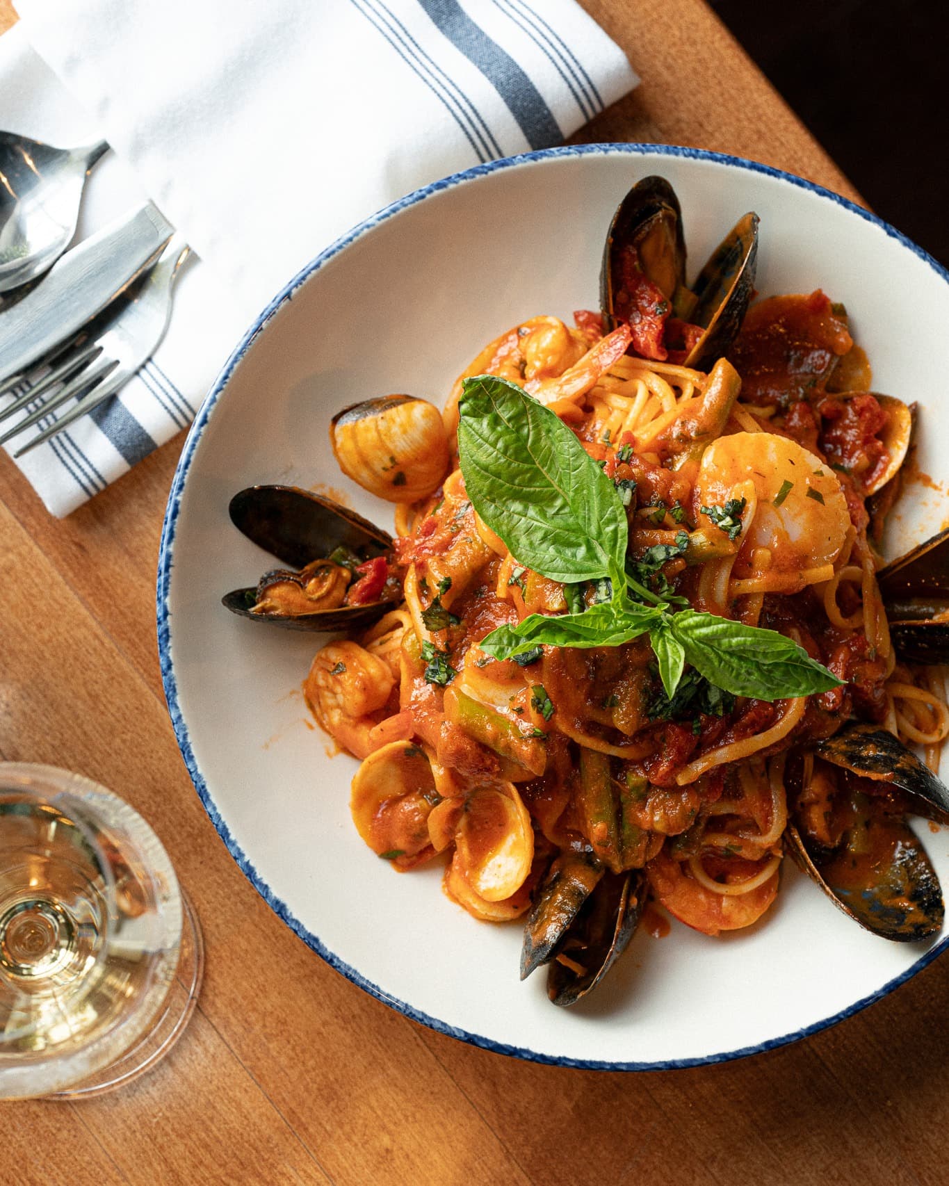 White Horse Café Bistro